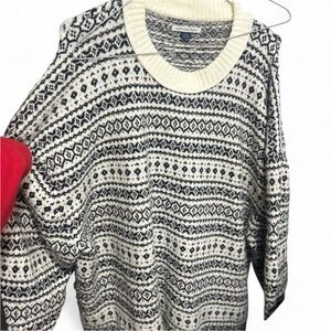 American Eagle Outfitters Black and Cream Patterned Sweater